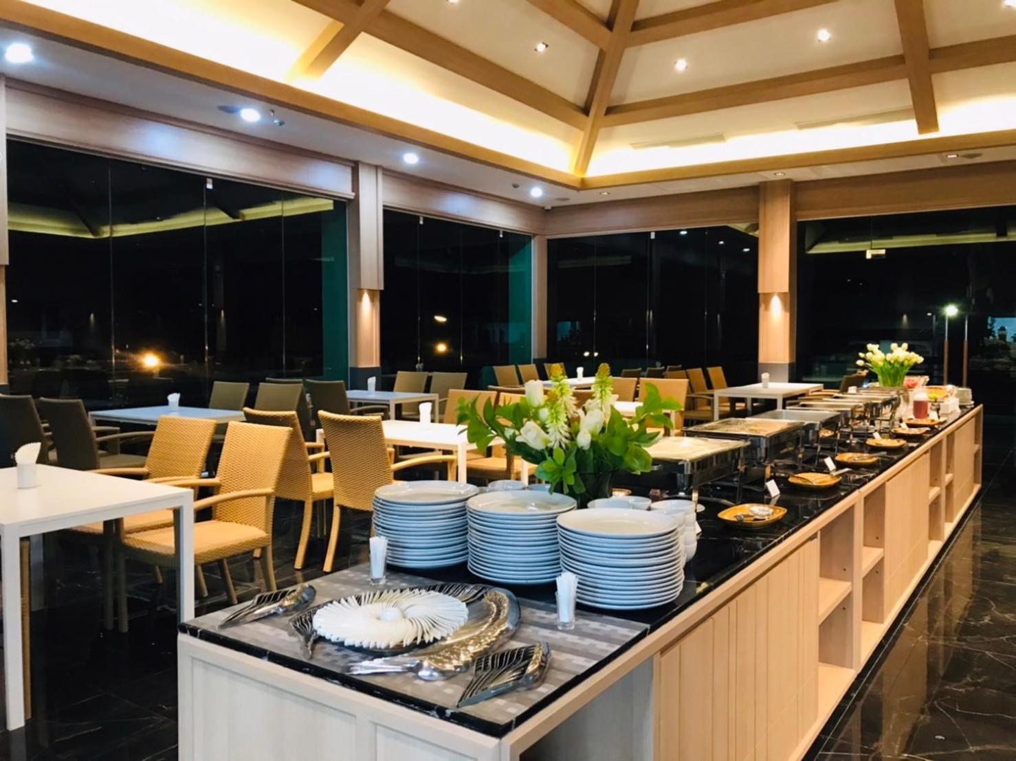 Mayflower Grande Suite Hotel Phitsanulok Exterior foto