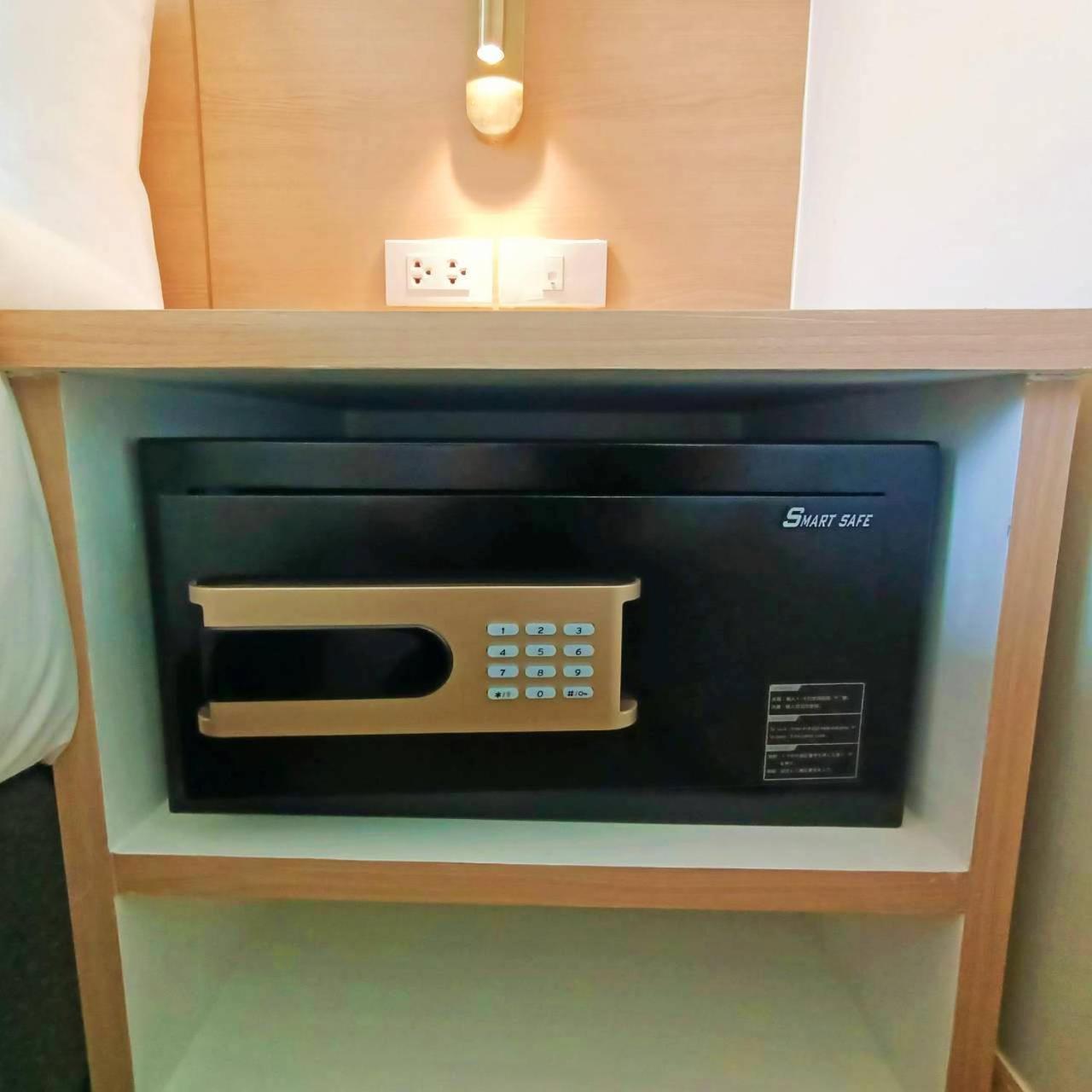 Mayflower Grande Suite Hotel Phitsanulok Exterior foto